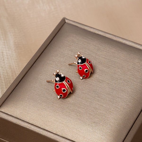 Japanese And Korean Retro Cute Fashion LADYBIRD Stud Earrings