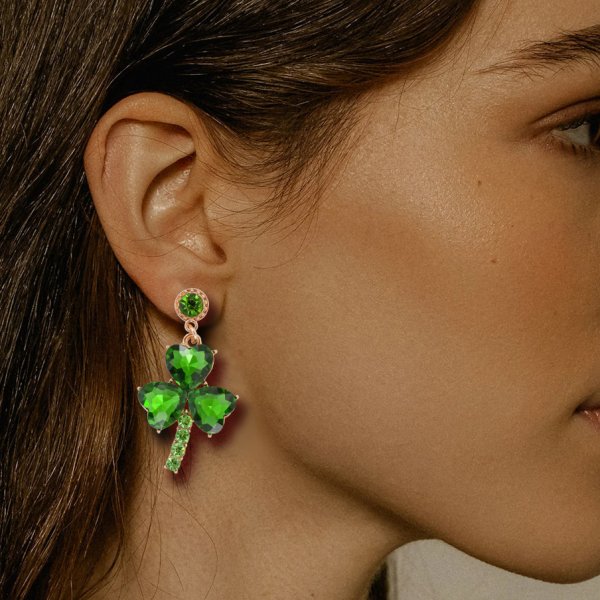 Women's Fashion Green Eardrops Stud Earrings